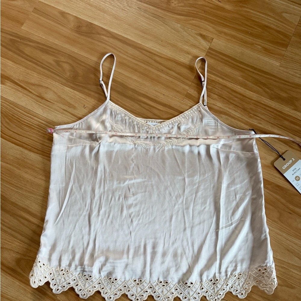 Beautiful NWT Cabi Artful Cami in Blush - Sz M